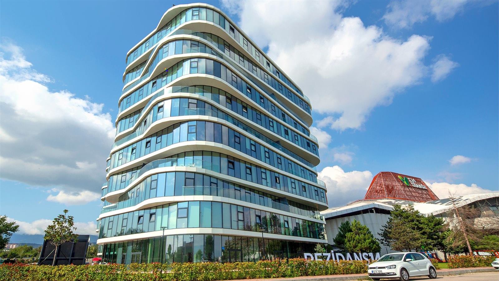 14 Burda Residence & Mall image 2