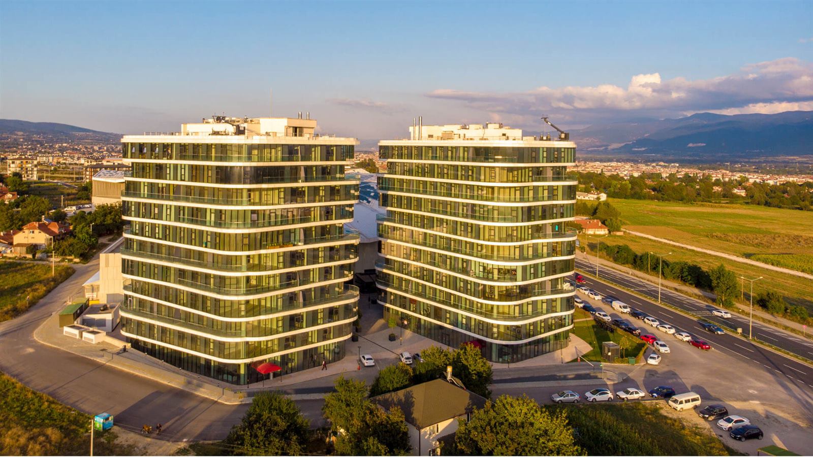 14 Burda Residence & Mall image 3